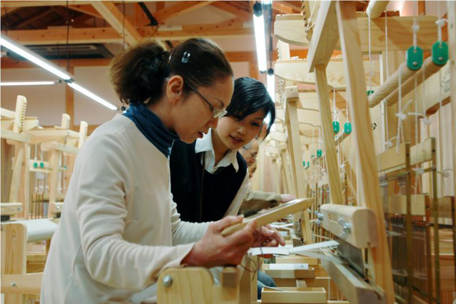 「結城紬体験」つむぎの館