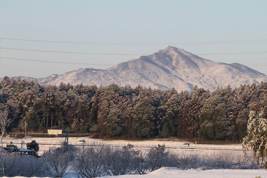 筑波山雪寒