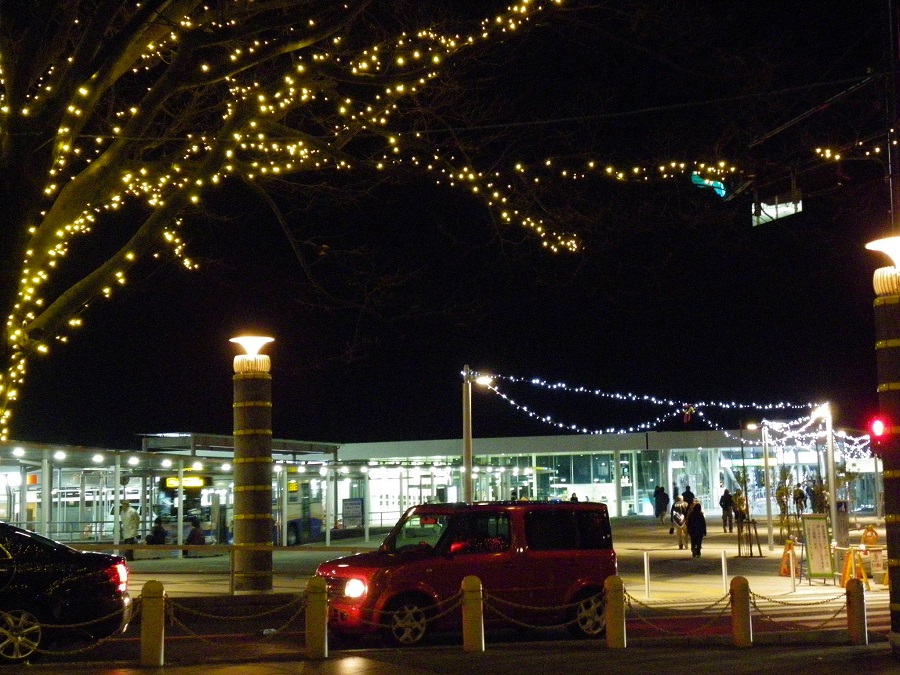 クリスマスの日のJR日立駅