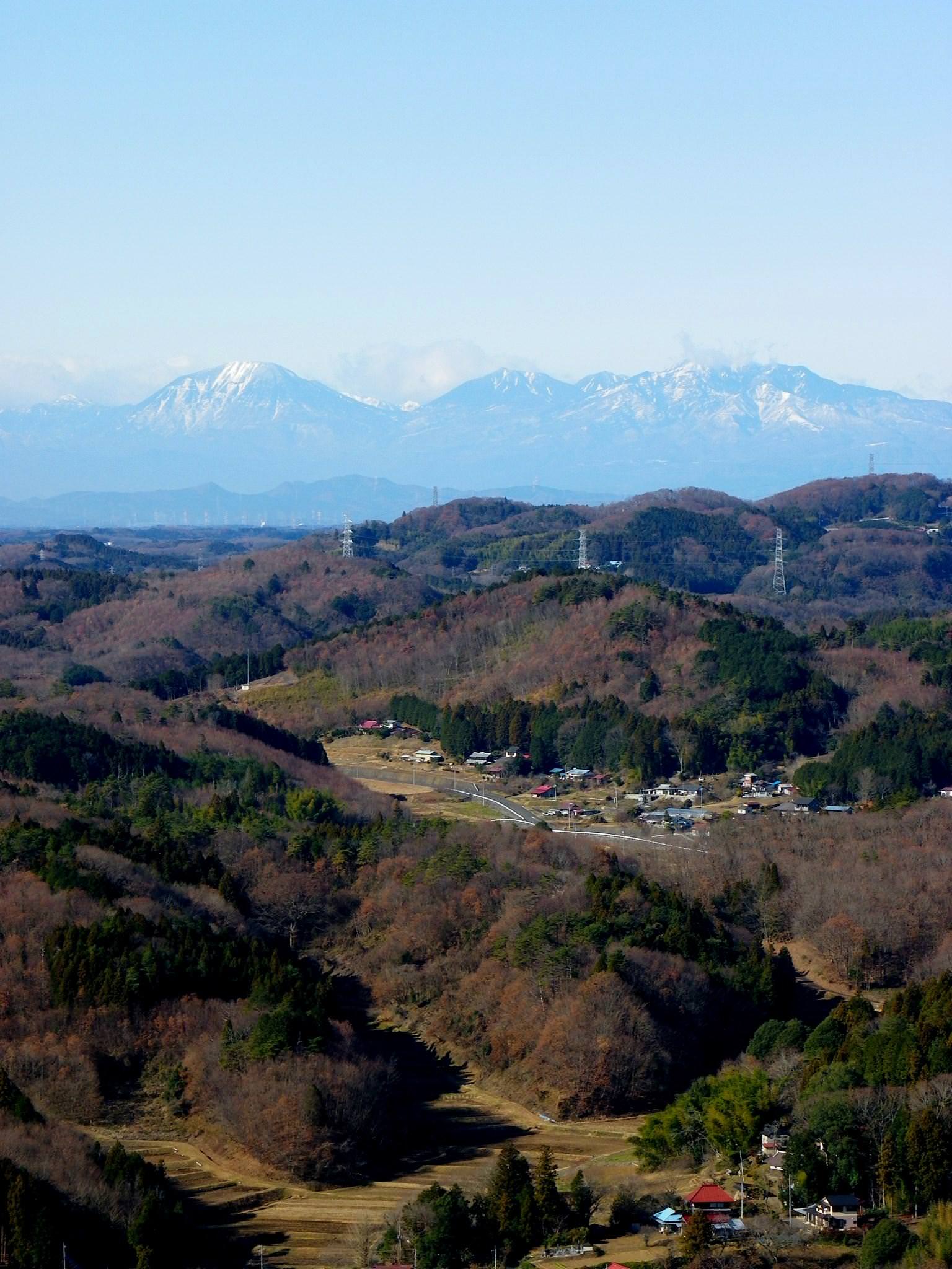 三王山自然公園の展望搭から見た日光連山01