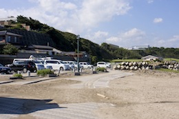 河原子海岸北浜スポーツ広場には駐車場もあり、海へのアクセスもばっちりです。